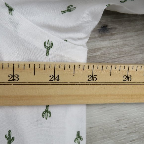 Old Navy* Men's Long Sleeve Button Down Curved Hem Chest Pocket Shirt~ Large - Picture 7 of 10